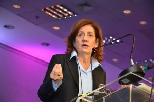 Miriam Leitão apresenta indicadores durante a 13ª edição do Simplo