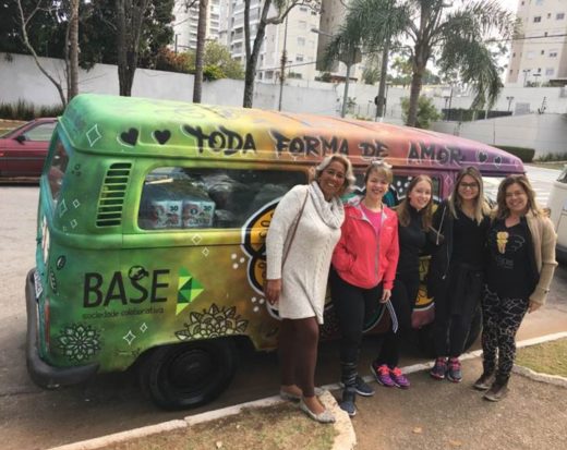 Securitários arrecadam mantimentos para moradores de rua