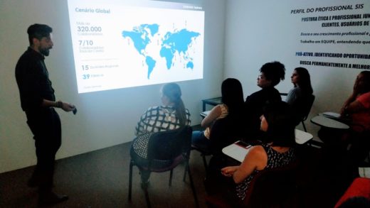 SIS recebe consultor da Samsung para treinamento