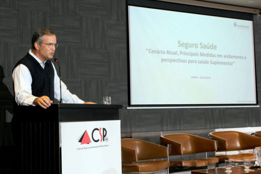 Presidente da FenaSaúde discute sustentabilidade do setor em Seminário do CSP-MG
