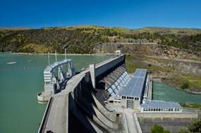 Zurich volta a operar na área de geração de energia