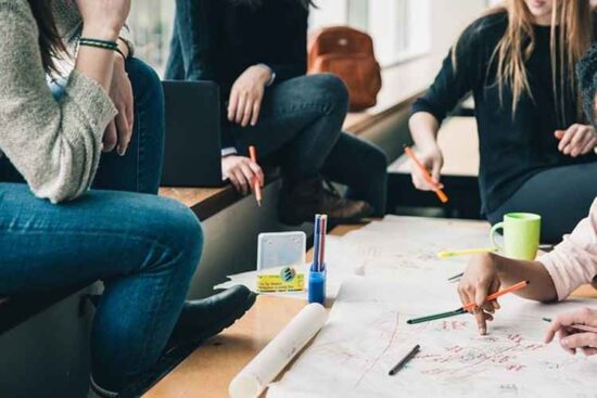 Escola lança nove cursos técnicos com início em outubro