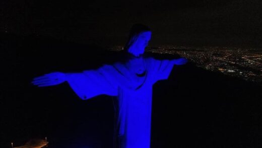Qualicorp ilumina o Cristo Redentor de azul em ação sobre o autismo