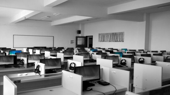Com colaboradores em home office, Europ Assistance realiza doação de equipamentos eletrônicos