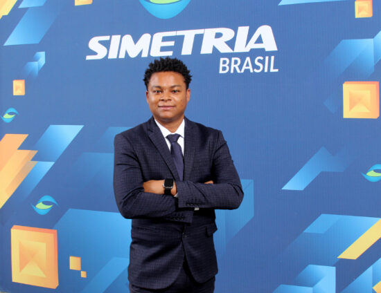 Simetria investe na experiência do usuário para  serviços de excelência