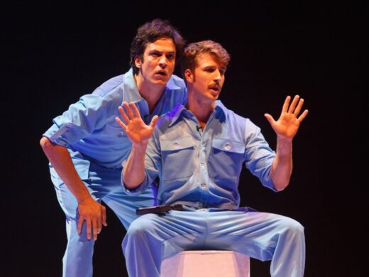 Mateus Solano e Miguel Thiré trazem ‘Selfie’ para formato digital