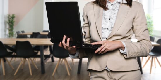 Formação de corretor permite nova carreira e empreendedorismo