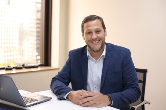 Linha de Afinidades da EZZE cresce 337% com 20 parceiros em todo Brasil