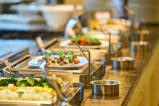 Risco de contaminação de alimentos e bebidas é negligenciado por grande parte das empresas