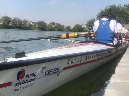 Executivos visitam projeto social que reabilita crianças com deficiência