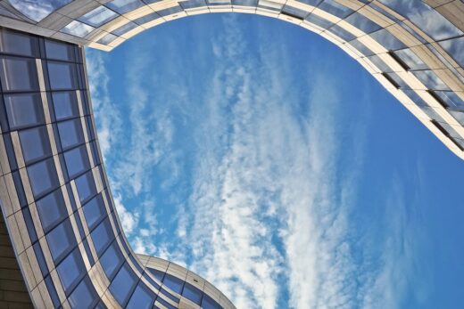 Azos amplia atuação e passa a oferecer seguros personalizados para empresas