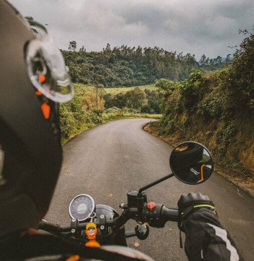 Suhai dá cinco dicas para pilotar sua moto bem protegido