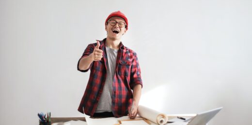 Akad se torna primeira seguradora a superar R$ 100 milhões em prêmios emitidos com seguro de RC Profissional