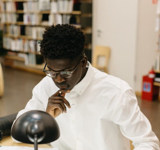 Como a capacitação contribui para a carreira de corretoras parceiras do Grupo Bradesco Seguros