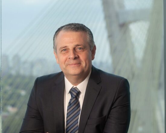 Zurich anuncia venda digital de seguro celular