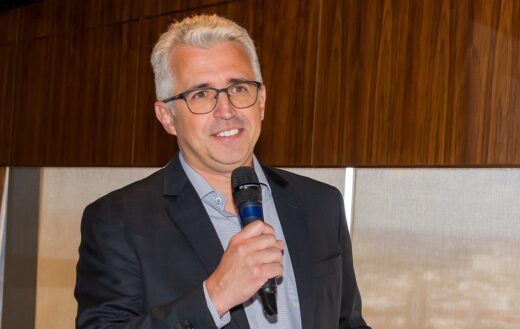 Marcio Batistuti celebra 30 anos de carreira com foco no crescimento do mercado