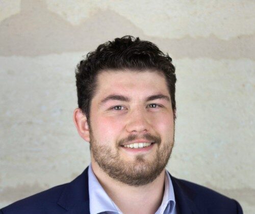 Demanda por veículos elétricos seguirá forte, avalia economista da Coface