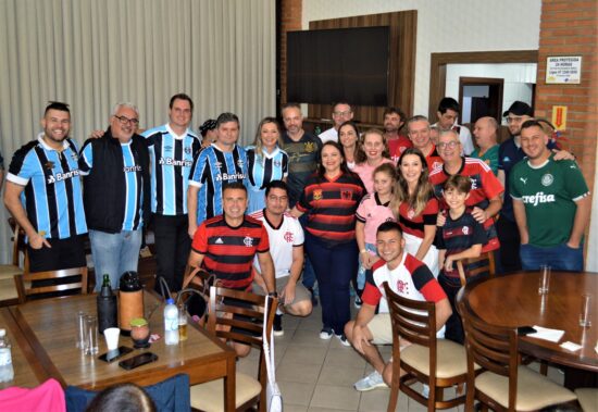 Tradicional feijoada promove confraternização do mercado segurador catarinense