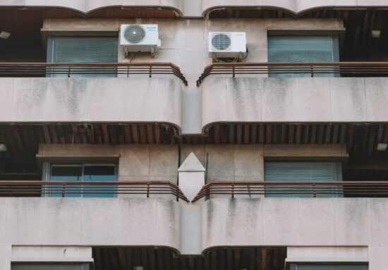 Ondas de calor podem sobrecarregar o uso de ar-condicionado no país