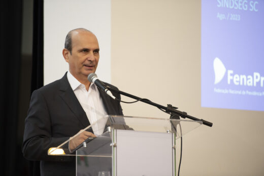 Edson Franco foi o palestrante convidado na celebração dos 99 anos do SindsegSC