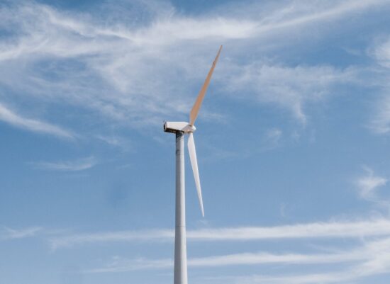 COP 28 define compromisso de triplicar as fontes renováveis