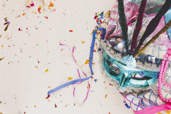 Cuidados no carnaval: seguro para itens pessoais protege em casos de roubo