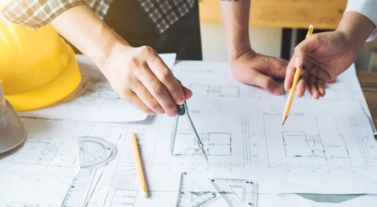 Gallagher participa de debate na FIESP