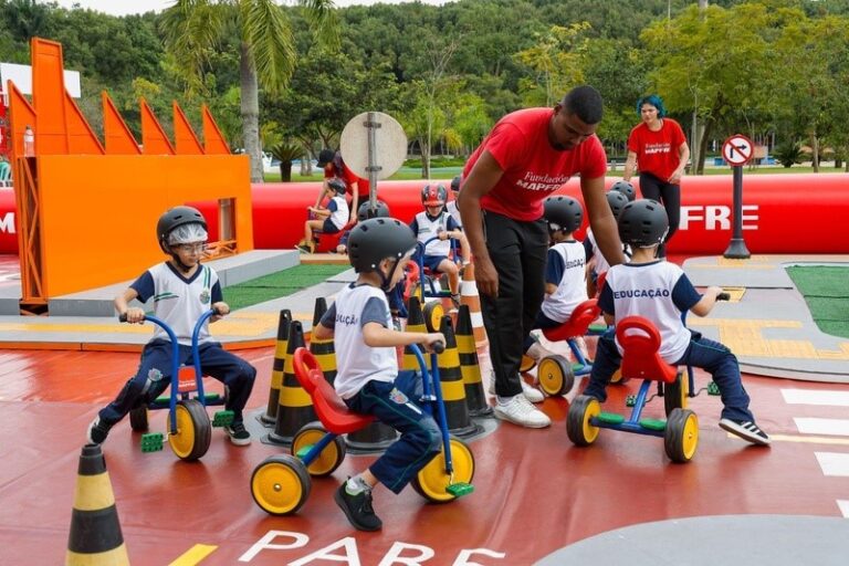 “Na Pista Certa” leva conscientização e cidadania para crianças do CEU Três Pontes