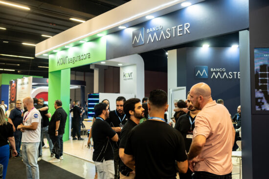 Banco Master e Kovr participam de maior evento para correspondentes bancários