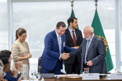 Presidente Lula e autoridades estabelecem acordo para edifícios