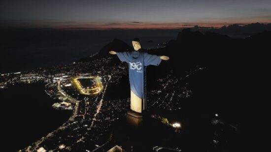 MAG ‘veste’ o RJ de azul para celebrar seus 190 anos