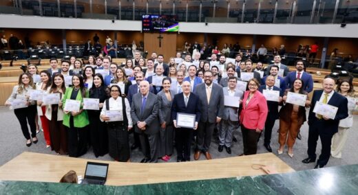Helder Molina recebe Título Honorífico de Cidadão Goiano