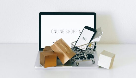 Como o seguro massificado impulsiona o varejo em datas sazonais