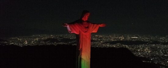 Julho Neon leva atendimento Odontológico gratuito a comunidades carentes