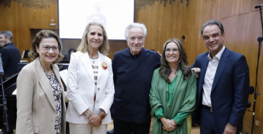 Maestro João Carlos Martins recebe o “Prêmio por Toda uma Vida Profissional”