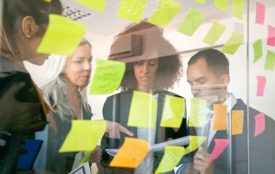 Programa transforma gestão e moderniza processos da Lojacorr