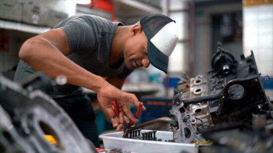 Zurich capacita mão de obra em funilaria