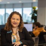 Trabalho remoto nas férias escolares ajuda pais e mães