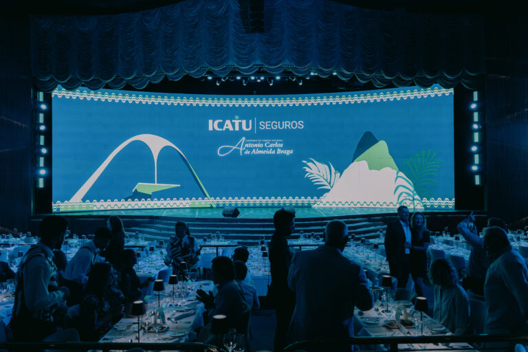 Icatu leva vencedores de prêmio para a Marquês de Sapucaí