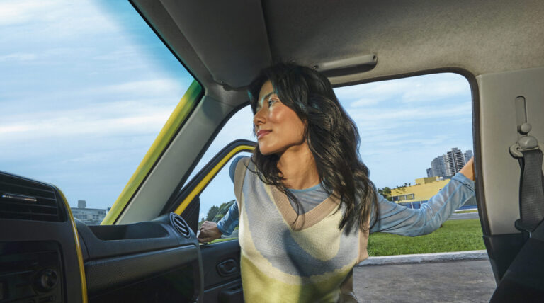 Mulher no volante, perigo constante? Os dados discordam