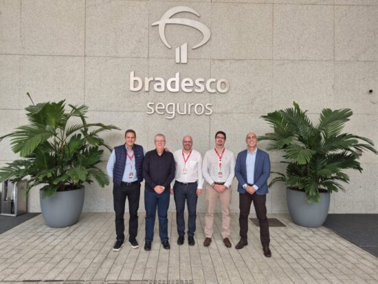 Bradesco Seguros recebe representantes do Sindirepa