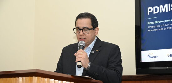 Presidente da ENS é homenageado em evento