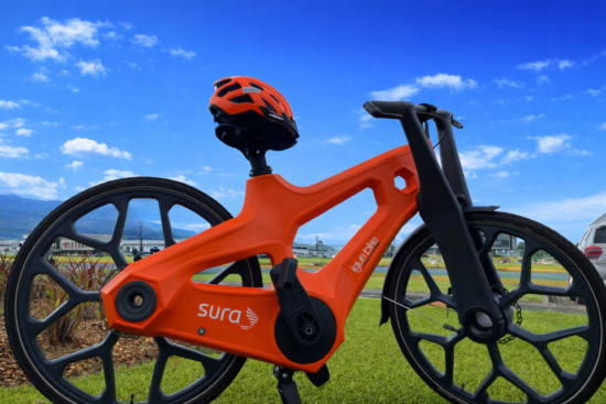 Bicicleta feita com plástico reciclável encerra etapa brasileira