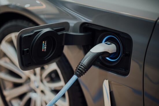 Mercado de veículos elétricos muda a lógica do seguro automóvel