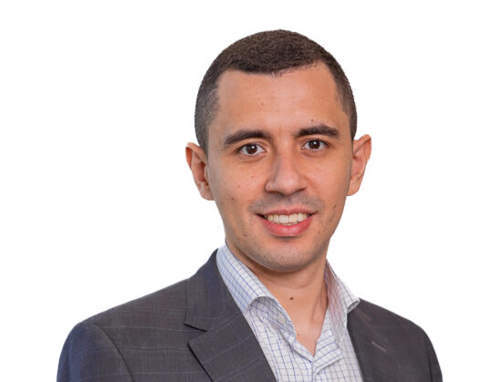 IA já impulsiona receita no setor de seguros, mas governança desafia expansão, aponta Grant Thornton