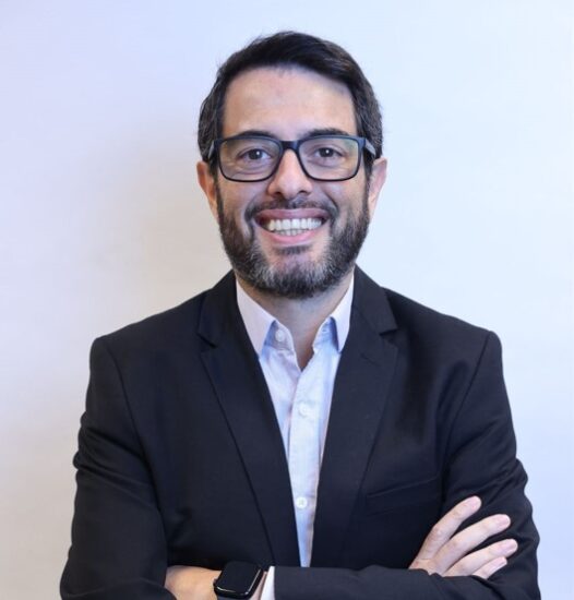 Na Era da IA, o risco digital entra pela porta da frente