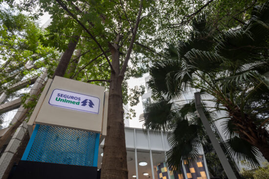 Seguros Unimed sobe 30 posições no ranking global da ICMIF e consolida trajetória de crescimento estruturado