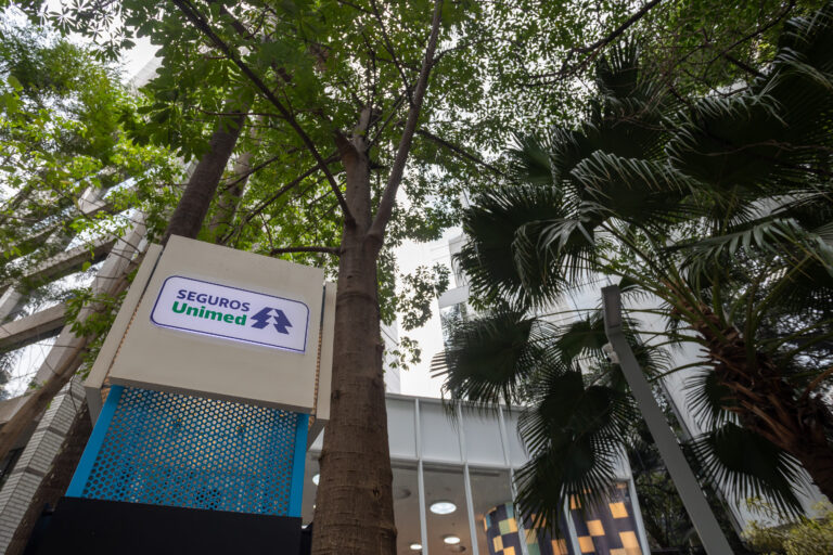Seguros Unimed sobe 30 posições no ranking global da ICMIF e consolida trajetória de crescimento estruturado